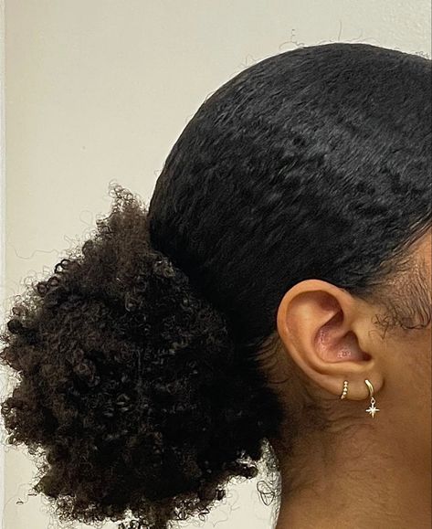 Small Head Hairstyles Black Women, Natural Black Hair Aesthetic, Curly 4b Hair, 4b Hair Short, Natural Hair Short, Hair 4c, Natural Hair Aesthetic Faceless, Healthy Natural Hair Aesthetic, Afro Hair Aesthetic