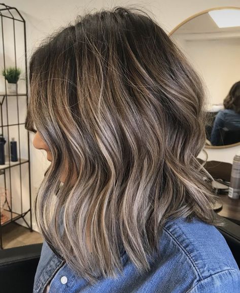 Short Fine Brunette Hair, Bayalage Brunette Medium Length Hair, Midlength Balayage Hair Brunette, Hair Color Inspo For 2023, Medium Length Haircut Brunette With Highlights, Baylage Brunette Medium Length, Brown Balayage Hair Shoulder Length, Light Balayage On Dark Hair Short, Medium Bob Brunette Balayage