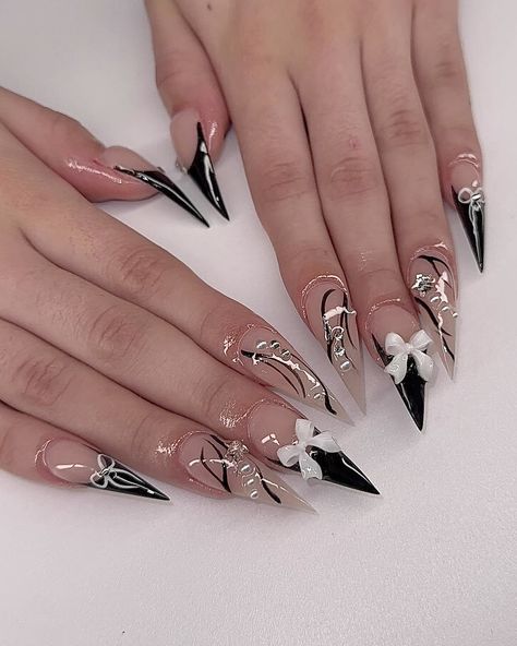 nailsonglo Black Long Nails Ideas, Stelitto Nails, Long Nails Ideas, Nails July, Acrylic Nails Stiletto, Long Almond, Nails Stiletto, Drip Nails, Stylish Nails Designs