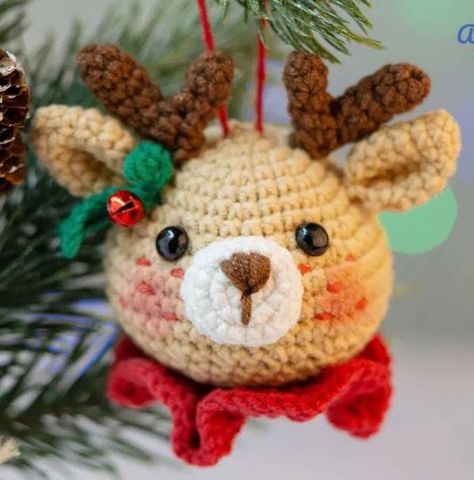 Crochet Christmas Ornaments Free, Crochet Ornament Patterns, Christmas Crochet Patterns Free, Crochet Deer, Crochet Christmas Gifts, Crochet Snowman, Crochet Xmas, Deer Ornament, Crochet Christmas Decorations