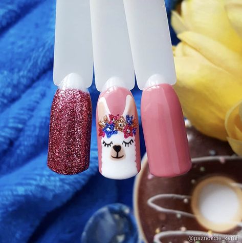 https://www.instagram.com/p/B-HTYjMDni7/ Llama Nails Designs, Lama Nails, Llama Nails, Crown Nail Art, Crown Nails, Light Clothes, Art Examples, Hot Season, Queen Nails