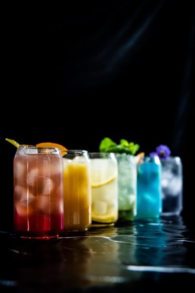 Colourful Drinks, Italian Sodas, Rainbow Cocktail, Cold Drinks Recipes, Themed Cocktails, Pretty Cocktails, Colorful Drinks, St Patricks Day Food, Rainbow Fruit