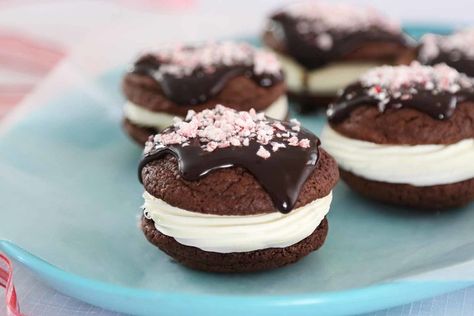 Cream Sandwich Cookies, Cookie Contest, Cookie Sandwich Recipes, Peppermint Cream, Chocolate Crinkle Cookies, Chocolate Crinkles, Cookie Spread, Food Contest, Holiday Cookie Recipes