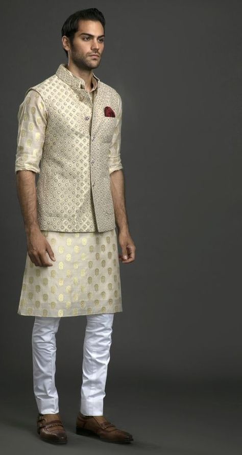 Jago Outfit, Men Ethnic Wear India, Daura Suruwal, Blazer For Men Wedding, Sherwani Design, Kurta Designs Men's, Indian Groom Dress, Indian Wedding Clothes For Men, Sherwani For Men Wedding