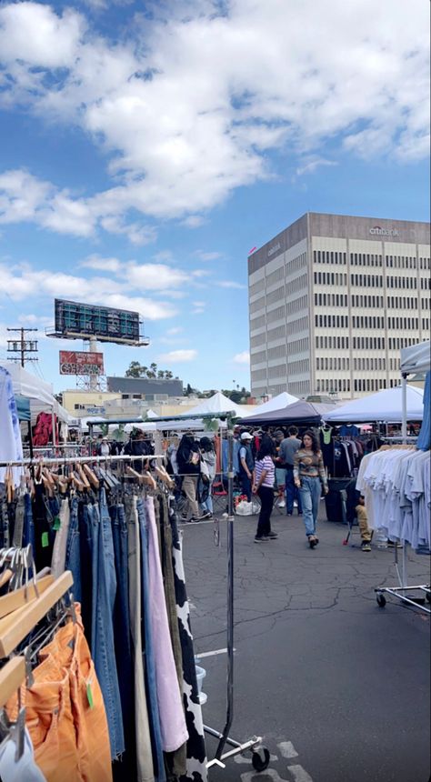 💐 La Flea Market, Midwestern Summer, Shopping Aesthetics, Flea Market Aesthetic, Thrift Market, Post Backgrounds, Market Tent, Market Aesthetic, Swap Shop