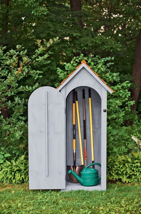 Building Community with Little Free Libraries and Tiny Sheds Small Wooden Shed Ideas, Cute Tool Shed, Small Community Garden, Mini Garden Shed, Storage Shed Ideas, Tiny Shed, Mini Shed, Garden Toilet, Rustic Italian Home