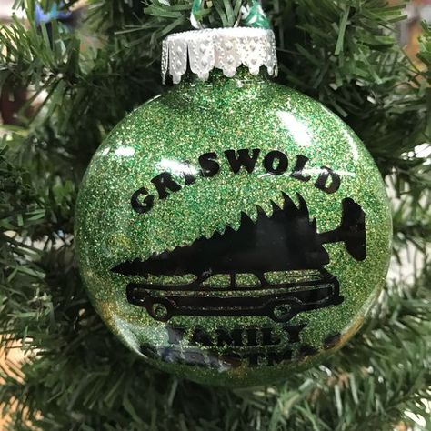 Christmas Vacation Ornaments, Vinyl Christmas Ornaments, Griswold Family, Christmas Cricut, Cricut Christmas, Activity Center, Themed Christmas, Christmas Towels, Holiday Christmas Tree