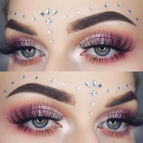 (@ohhmels) on Instagram: “#festivalmakeup collab with my besties @karolinamilian @anika.waniszewska @nataliekstepien…” Burgundy Makeup, Summer Eye Makeup, Festival Makeup Glitter, Eye Makeup Palette, Korean Eye Makeup, Rave Makeup, Halloween Makeup Inspiration, Hooded Eye Makeup, Dipbrow