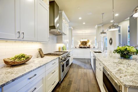 Kitchen Remodel Trends, Remodeling Trends, Kitchen New York, Popular Kitchens, White Kitchen Design, Transitional Kitchen, Kitchen Trends, Vintage Farm, White Kitchen Cabinets