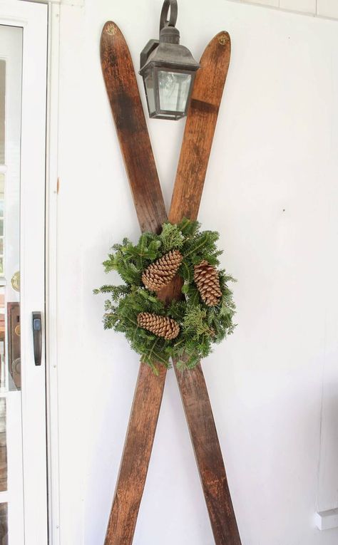 Winter Porch Decor, Rustic Winter Decor, Christmas Is Over, Décor Boho, Outdoor Holiday Decor, Front Porch Christmas Decor, Winter Home Decor, Winter Diy, Christmas Decorations Rustic