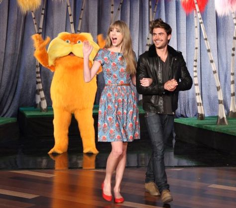 Taylor Swift Zac Efron, The Lorax And Taylor Swift, Taylor Swift Working Out, 18th Outfit, Hair Dues, Taylor Swift Dress, Justin Long, Feeling 22, Macaulay Culkin