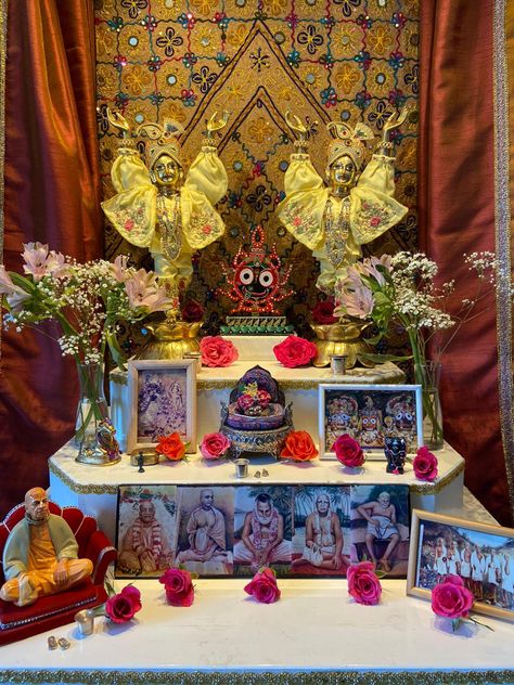 Krishna Altar, Lord Jagannath, Temple Decor, Temple Design For Home, Radha Krishna Art, Home Altar, Temple Design, Krishna Painting, Best Out Of Waste