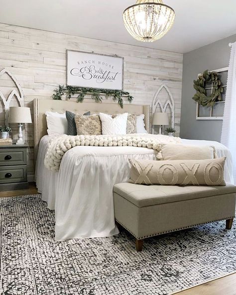 Bedroom Inspiration Cozy, White Wash Walls, Hemma Diy, Master Room, Couple Bedroom, Hus Inspiration, Farmhouse Bedroom Decor, Farmhouse Bedroom, Master Bedrooms Decor