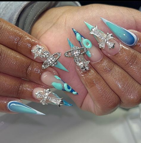 Acrylic Nail Tech, Blue Stiletto Nails, Beige Nails Design, Stilleto Nails Designs, Junk Nails, Curved Nails, Hard Nails, Beige Nails, Pretty Gel Nails