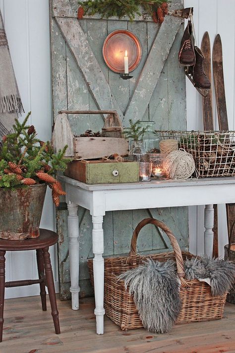 . Case In Stile Country, Vibeke Design, Deco Champetre, Booth Display, Old Doors, Cool Ideas, Vintage Farmhouse, Garden Room, Cottage Decor