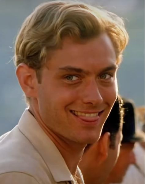 The Talented Mr Ripley Dickie, Jude Law Talented Mr Ripley, The Talented Mr Ripley Aesthetic, Jude Law 90s, Talented Mr Ripley Aesthetic, Jude Law The Holiday, Young Jude Law, Dickie Greenleaf, Jude Law Style