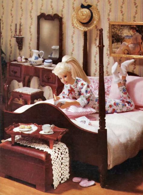 📌 July 9, 2024       @ColleSemplice Barbie Stills, Barbie 1960, Barbie Ponytail, Barbie Bedroom, Barbie Books, Ken Dolls, Barbie Drawing, Doll Room, Barbies Pics