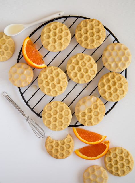 Delicious honey cookies made with olive oil, flavored with orange and cardamom. #honeycookies #healthycookies #oliveoilcookies #oliveoil Classic Pooh Baby Shower Ideas, Pooh Baby Shower Ideas, Honey Cookies Recipe, Olive Oil Cookies, Orange Cardamom, Bee Cookies, Honey Cookies, Orange Liqueur, Orange Clove