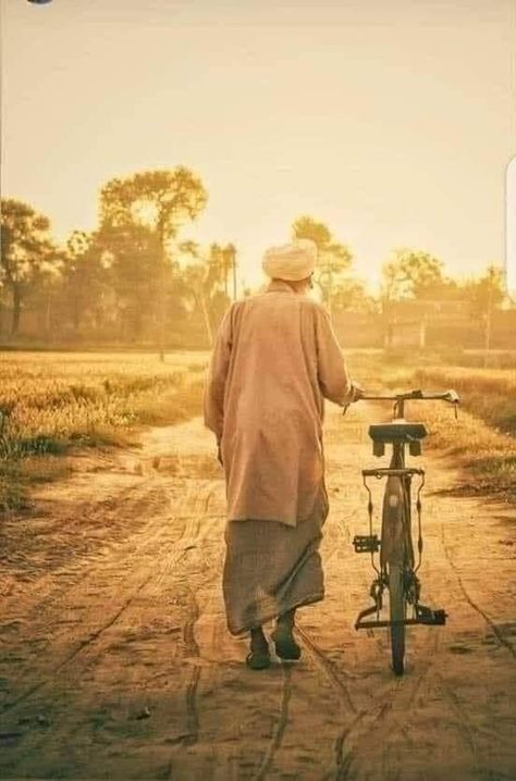 Punjab Culture, Old Man Pictures, Friendship Photography, Crown Tattoo Design, Father Photo, Love Cartoon Couple, Instagram Picture Quotes, Theme Tattoo, Heaven Art