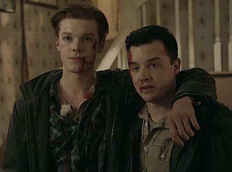 Ian And Mikey, Shameless Mickey And Ian, Shameless Scenes, Shameless Characters, Ian Shameless, Shameless Tv Show, Mickey And Ian, Noel Fisher, Ian And Mickey