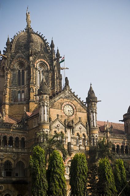 Train Station, Mumbai, India Mumbai Train, Amazing India, Engineering Works, Mumbai City, Travel India, Visit India, India India, India Colors, Rishikesh