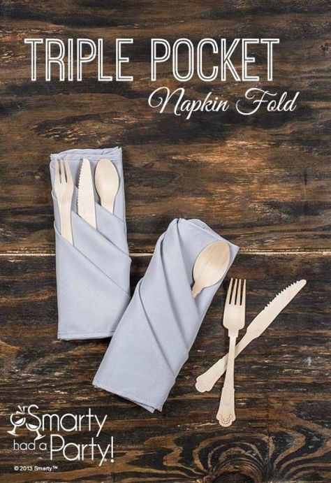 Recreate the popular napkin fold you often see at restaurants right in your own dining room.  Get the tutorial at Smarty Had a Party. Diy Napkin Folding, Napkin Folding Tutorial, Easy Napkin Folding, Creative Napkins, Tafel Decor, Diy Napkins, Folding Origami, Napkin Folding, Outdoor Picnics