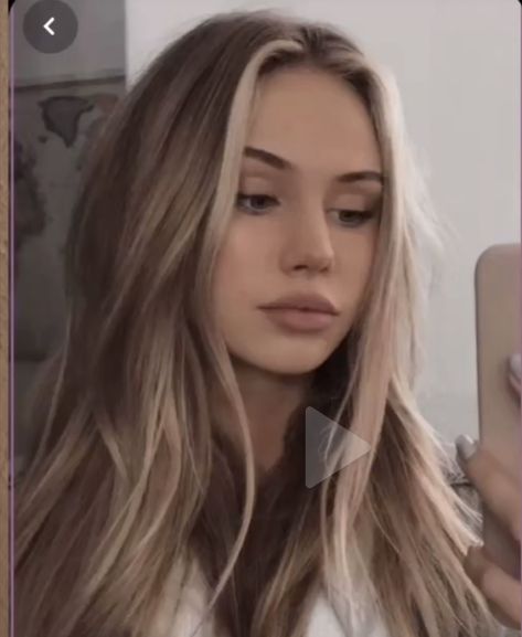 Brunette With Blonde Front Pieces, Dirty Blonde Hair With Highlights, Hair Stripping, Warm Balayage, Front Pieces, Dyed Blonde Hair, Dirty Blonde Hair, Hair Color Light Brown, Honey Hair