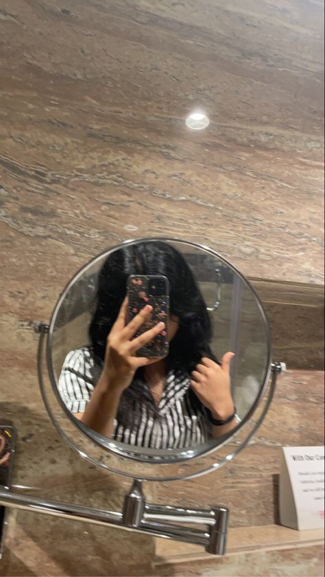 Security Mirror Selfie, Mirror Selfie Girlie, Indian Girl Mirror Sefile, Mehndi Decoration Ideas At Home, Bff Night, Aesthetic Names For Instagram, Basic Aesthetic, Cute Photo Poses, Girl Mirror