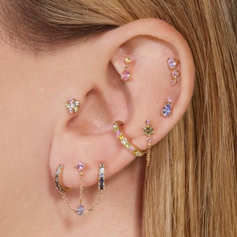 Diamond Earrings Hoop, Studs Piercing, Stone And Strand, Necklaces Diamond, Cool Ear Piercings, Pretty Ear Piercings, Cute Ear Piercings, Ear Style, Piercings Unique