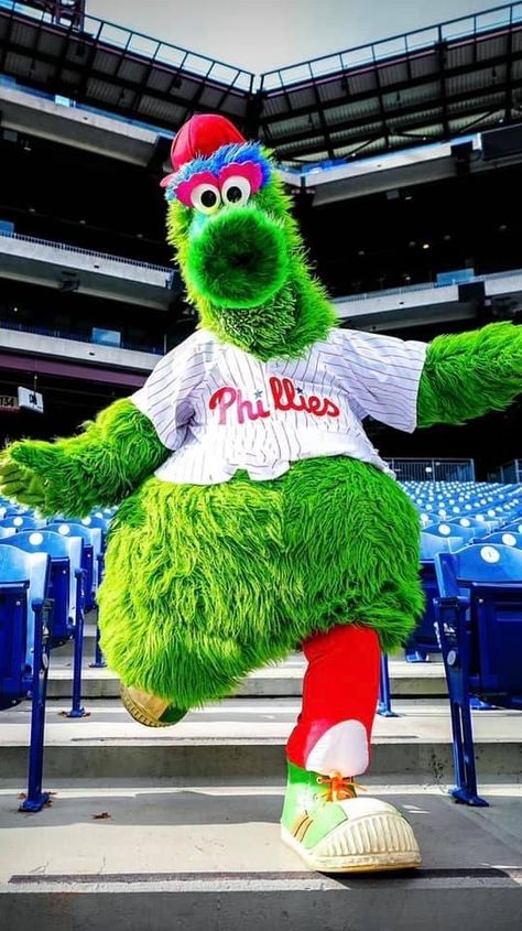 Phillies Phanatic, Philly Phanatic, Phillie Phanatic, Kid Cakes, Phillies Game, Philly Sports, Dancing On My Own, Philadelphia Sports, Baseball Teams