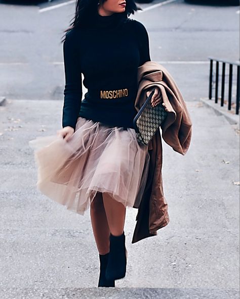 Moschino Belt Outfit, Moschino Outfit, Moschino Belt, Belt Outfit, Studio Bag, Women Belt, Winter Chic, 2021 Fashion, Work Outfits