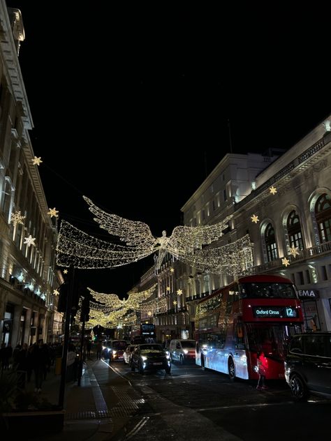 London, Christmas in london, city, city by night, Christmas in the city, Christmas vibes, winter aesthetic, city nightlife, Christmas aesthetic, london aesthetic, london Christmas, london winter, london at night London December Aesthetic, Winter Aesthetic City, Christmas In Nyc Aesthetic, Nyc Aesthetic Night, London City Night, Euro Winter, London In Winter, London Christmas Lights, City By Night