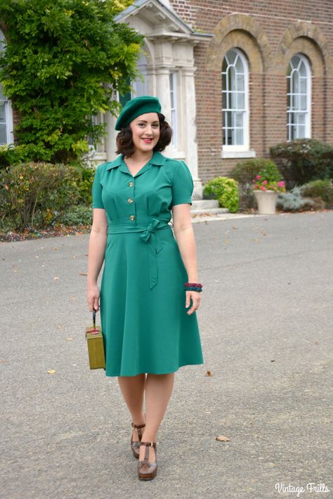 The Perfect 1940s Style Dress from Pretty Retro OOTD 1940s Style Outfits, 1940s Fancy Dress, 40s Style Dresses, 1940 Dress, 1940s Fashion Dresses, Casual Attire For Women, Retro Style Dress, Dresses 40s, Gaun Fashion