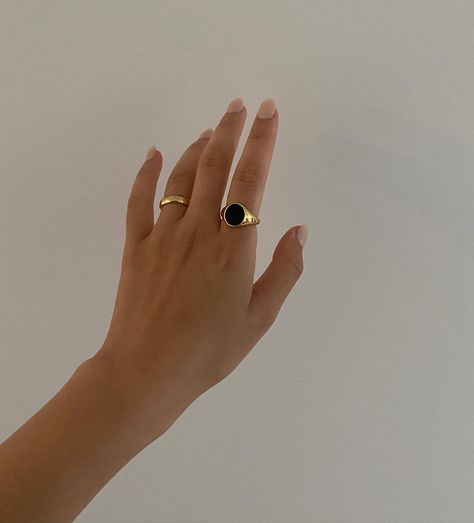 NEW IN - Ramsey Ring Onyx Signet Ring, Mens Gold Rings, Jewels Rings, Gold Signet Ring, Chunky Rings, Onyx Jewelry, Black Onyx Ring, Chic Jewelry, Stone Gold