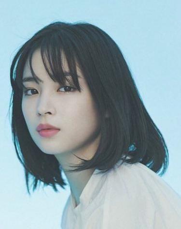 Hirose Suzu (Japanese Actress) Hirose Suzu, Japanese Short Hair, Public Enemies, Girls Short Haircuts, Japanese Hairstyle, Aesthetic People, Girl Short Hair, Hair Reference, Boys Over Flowers