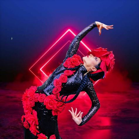 Red rose, red costume waacking dance dancer fierce powerful beauty glam Waacking Pose, Waacking Dance Outfit, Waacking Dance, Vogue Poses Dance, Vouge Pose Dance, Vogue Ballroom Culture, Vogueing Ballroom, Ballroom Voguing, Dance Photo Shoot