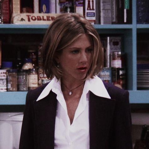 Rachel Green Short Hair Season 7, Rachel Green Short Hair, Green Short Hair, Rachel Green Hair, Rachel Friends, Celebrity Short Hair, Haircut Inspo, Rachel Green, Season 8