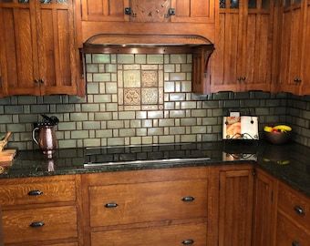 Subway Tiles Kitchen, Mission Style Kitchens, Tiles Fireplace, Fireplace Tiles, Kitchen Cabinet Color Ideas, Fireplace Tile Surround, Craftsman Kitchen, Tiles Kitchen, Gorgeous Tile