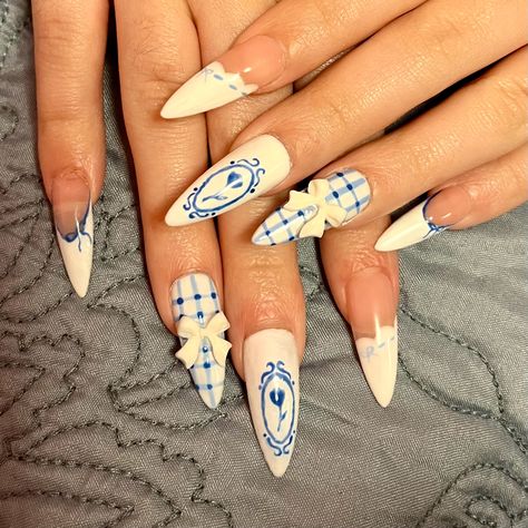 #bluenails #blue #farmgirl #farmgirlvintage #spanishtile #coquette #bluecoquette #plaidnails #bow #bownails #aesthetic #gingham #ginghamtrend #nail #naildesign #nailartideas #summernails #summer #springnaildesigns #spring #tulipnailart #tulips #blueandwhite Gingham French Tip Nails, Dorothy Nails, Blue Bow Nails, 50s Nails, Gingham Nails, Bow Nails, Red Nail Designs, Blue Gingham, Nails Inspo