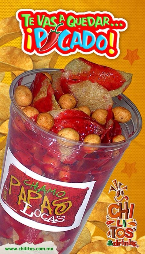 ChamoPapasLocas, vaso con papas, limon, cacahuate Japones, salsas negras, chamoy y chilito en polvo Snack Cart, Hot Dog Cart, Snack Bar, Mac And Cheese, Mexican Food Recipes, Hot Dogs, Condiments, Cooking Recipes, Chips