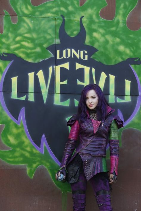 Descendants Songs, Disney Playlist, Descendants 2015, Disney Descendants Characters, Descendants Wicked World, Mal Descendants, Disney Descendants Movie, Descendants Characters, Descendants Party