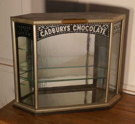 Sweet Shop Display, Antique Shop Display, Cabinet Art, Antique Display Cabinets, Art Deco Cabinet, Old Country Stores, Antique Sideboard, Glass Cabinets Display, House Furniture Design