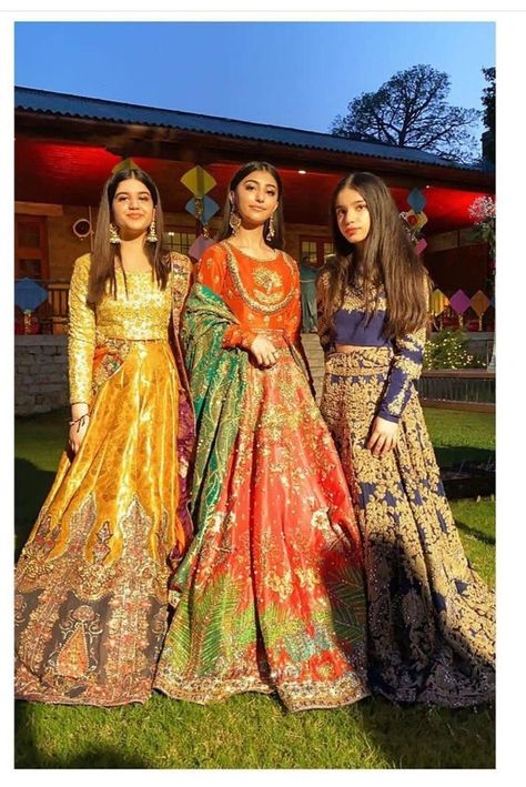 Dresses Pakistani, Mehndi Dress, Desi Wedding Dresses, Asian Bridal Dresses, Bridal Dresses Pakistan, Pakistani Wedding Outfits, Pakistani Fancy Dresses, Pakistani Dresses Casual, Pakistani Fashion Party Wear