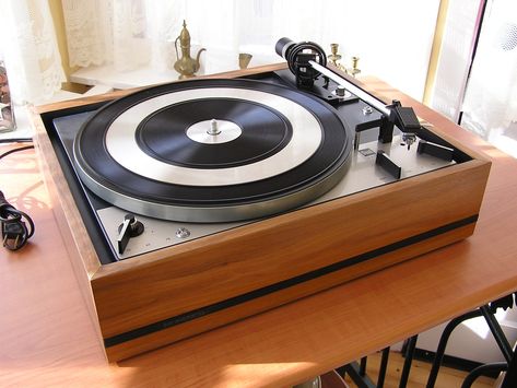 Dual Doctor » Dual 1229 – Image Gallery Dual Turntable, Diy Turntable, Vinyl Record Shelf, Turntable Vintage, High End Turntables, Sound Engineering, Stereo Turntable, Home Studio Ideas, Stereo Equipment