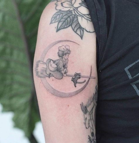 Jiji Tattoo, Kiki's Delivery Service Tattoo, Tattoo On Upper Arm, Kiki And Jiji, Tatuaje Studio Ghibli, Kikis Delivery Service, Studio Ghibli Tattoo, Tattoo World, Ghibli Tattoo