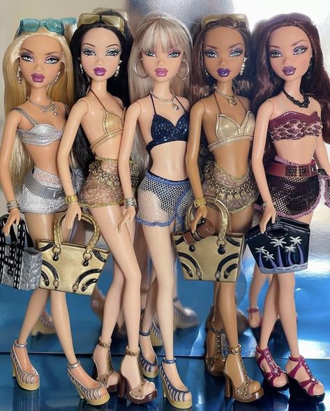 My Scene Dolls Outfits, My Scene Dolls Aesthetic, 2000s Girl Toys, Myscene Outfits, Myscene Nolee, Barbie Dolls Aesthetic, Myscene Aesthetic, 2000s Barbie Dolls, Myscene Barbie