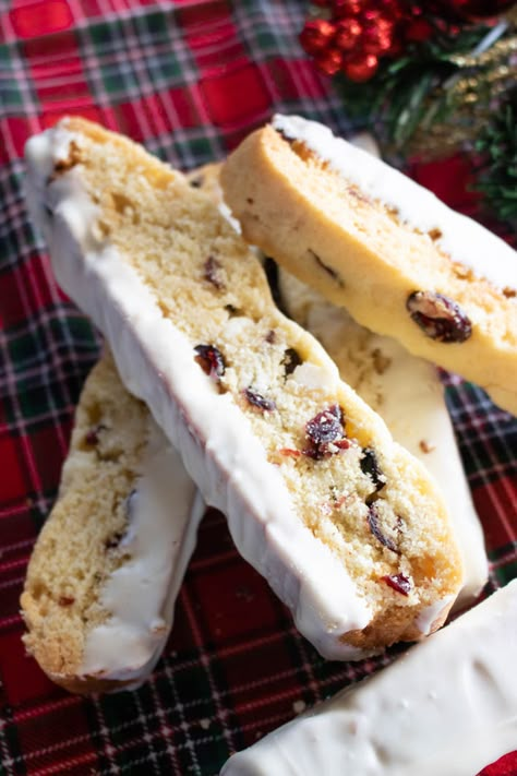 Orange Cranberry White Chocolate Biscotti ~ Sweet Beginnings Blog Cranberry Biscotti Recipe, White Chocolate Biscotti, Best Biscotti Recipe, Cranberry Biscotti, Cranberry Fudge, Chocolate Biscotti, Cranberry White Chocolate, White Chocolate Cranberry Cookies, Orange Cranberry