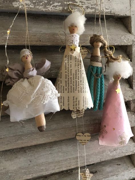 Four Fantastic Weeks' of Festive Fun - how to make peg doll fairies Wooden Clothespin Dolls, Craft Fair Vendor, Bead People, Clothespin People, Pretty Pegs, Angel Decorations, Dolly Pegs, Christmas Angel Crafts, Christmas Bling