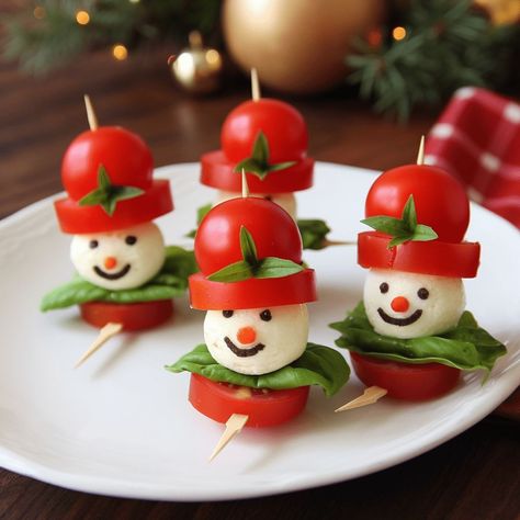 Christmas Finger Foods, Christmas Party Snacks, Festive Appetizers, Decorações Com Comidas, Idee Pasto, Finger Foods Easy, Easy Food Art, Christmas Brunch, Läcker Mat