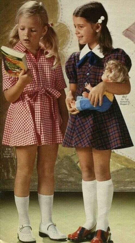 70s Children Fashion, 70s Kids Fashion, Old School Outfits, Vintage Kids Fashion, Vintage Girls Clothes, Outfits For Kids, Casual Attire For Women, Vintage Kids Clothes, Retro Kids